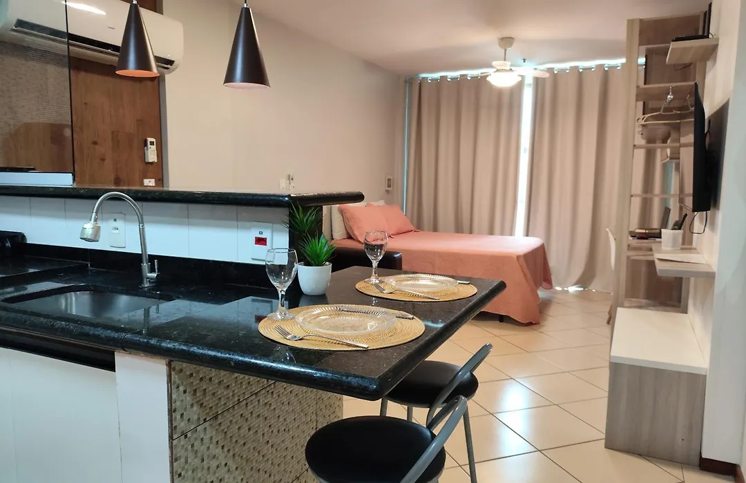Pé na areia na Prainha, piscina, ar e cozinha completa-1